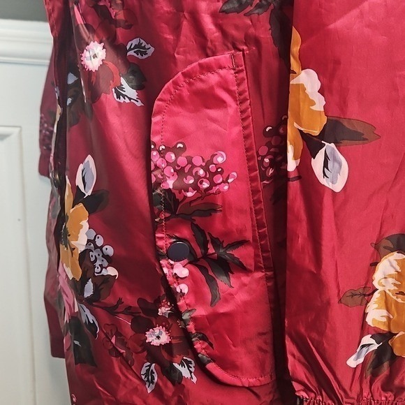 Joules Raincoat Upcycled Plastic Golightly Red Pink Berry Floral Size 4‎ NWT - Picture 5 of 9